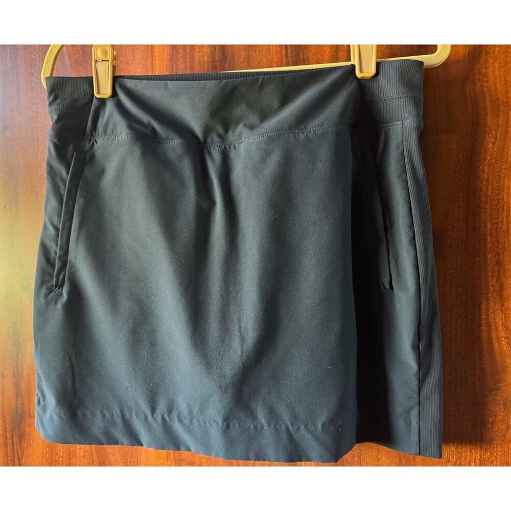 Athleta Women's Navy Blue Skort Size 12 Short Casual Stretchy